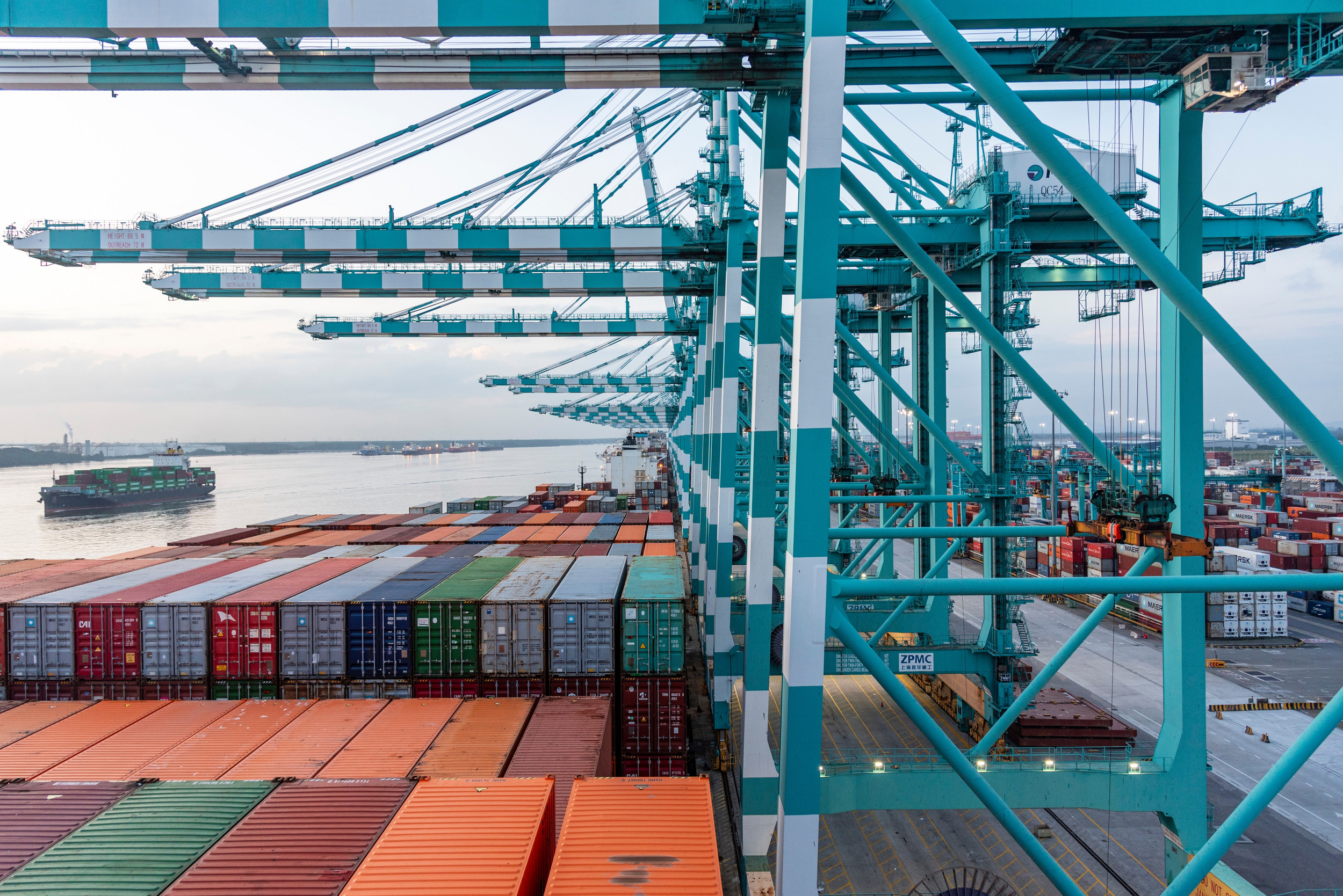 Shutterstock 2608165731